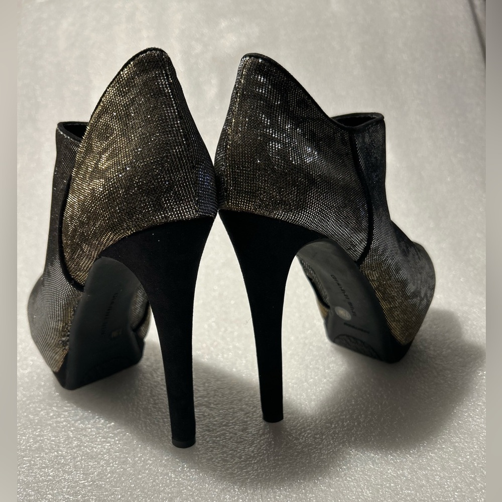Gianni Bini Black, Gold and Silver Glitter Heels sz: 7.5